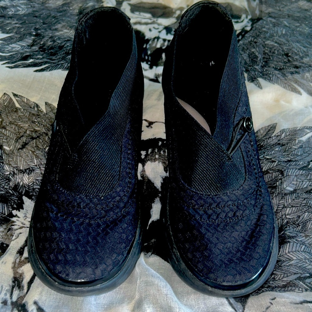 Bzees black wedge pull-on worn only a handful of times.